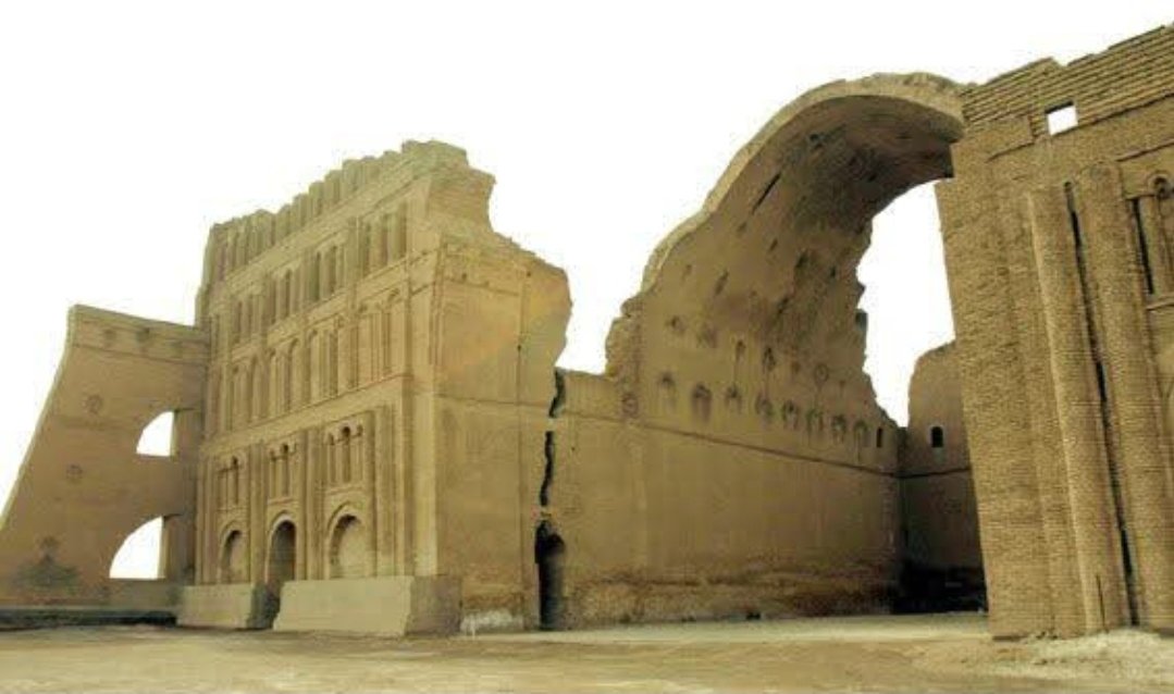 إيوان كسرى ( طاق كسرى ) : درة المعمار الساساني وشاهد العصر في ( العراق )
