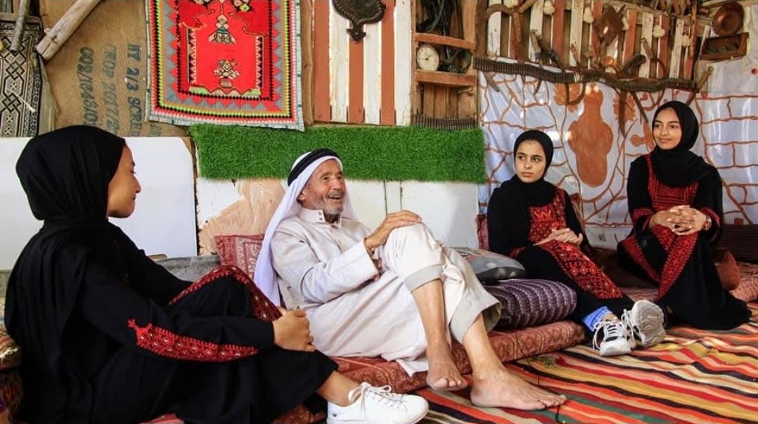الجد والجدة في التراث والمجتمع الأردني : جذور العراقة ودفء الحنان