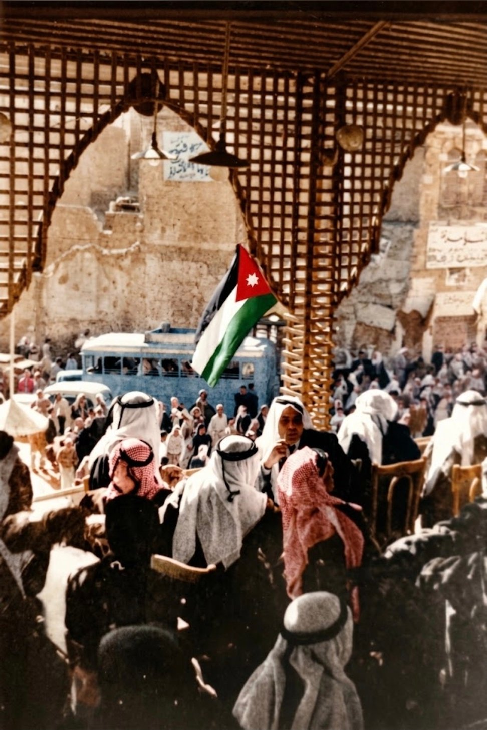 المقاهي في الأردن : برلمانات الشعب وحاضنة الحراك السياسي والتاريخ الوطني :