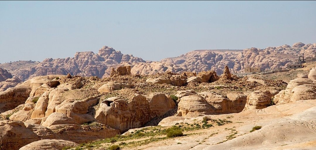 قلعة الوعيرة : حصن فرنجي ( صليبي ) عريق على تخوم البترا التاريخية