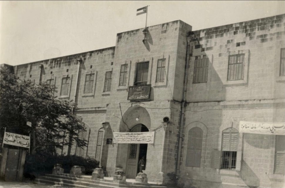 مسيرة مدارس مدينة عمان وشرق الأردن من أواخر العهد العثماني حتى عهد الاستقلال